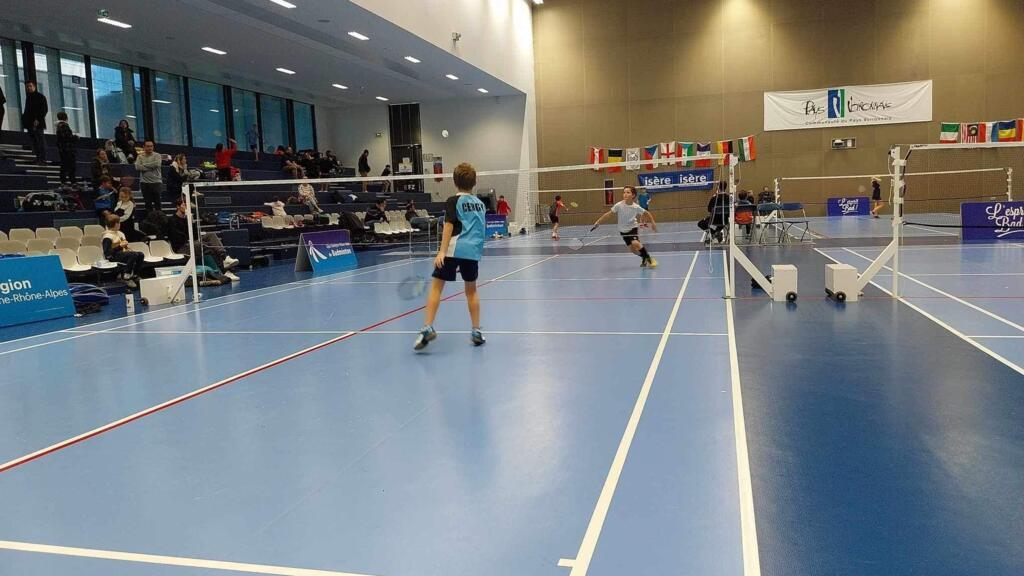 Une séance d'entrainement au club de badminton «Les volants de Cergy», à Cergy-Pontoise, en banlieue parisienne.