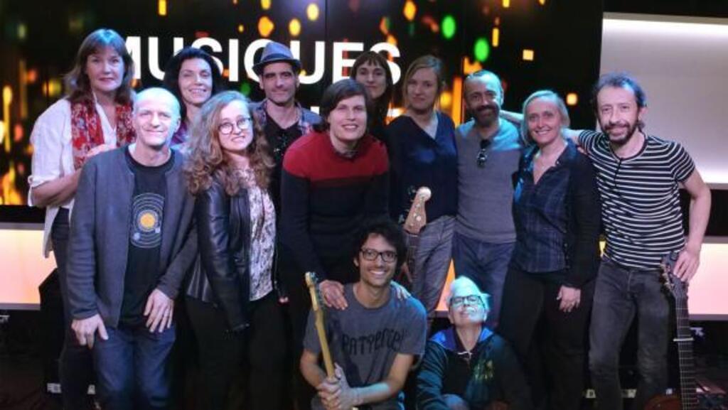 La troupe Ah Félix (n’est pas le bon titre) à RFI.