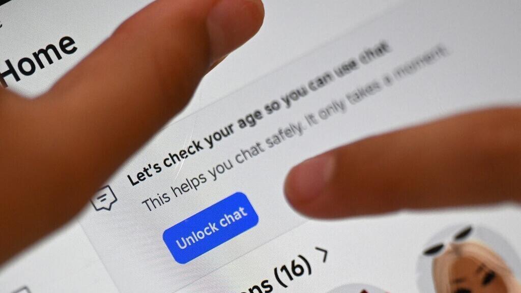 Australie: les moins de 16 ans rivalisent d'ingéniosité pour contourner l'interdiction des réseaux sociaux