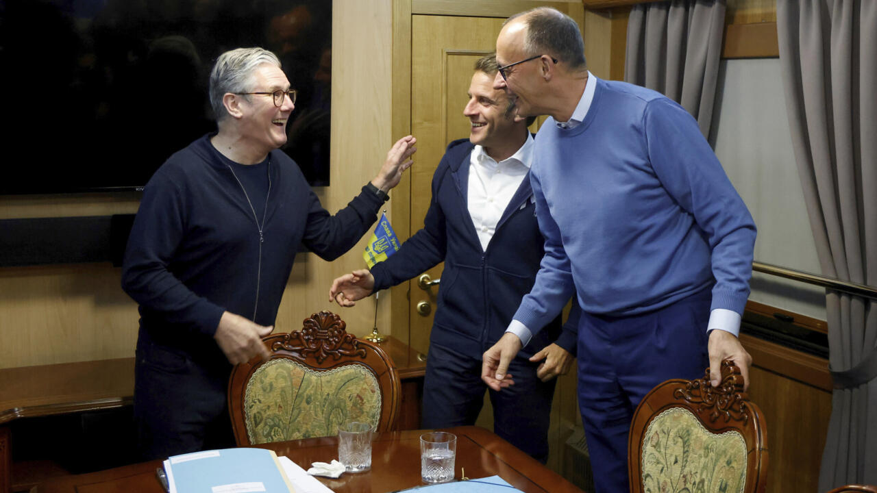 法國總統府闢謠：陰謀論者操弄“紙巾門“ 將一團紙巾說成毒品栽贓法國總統