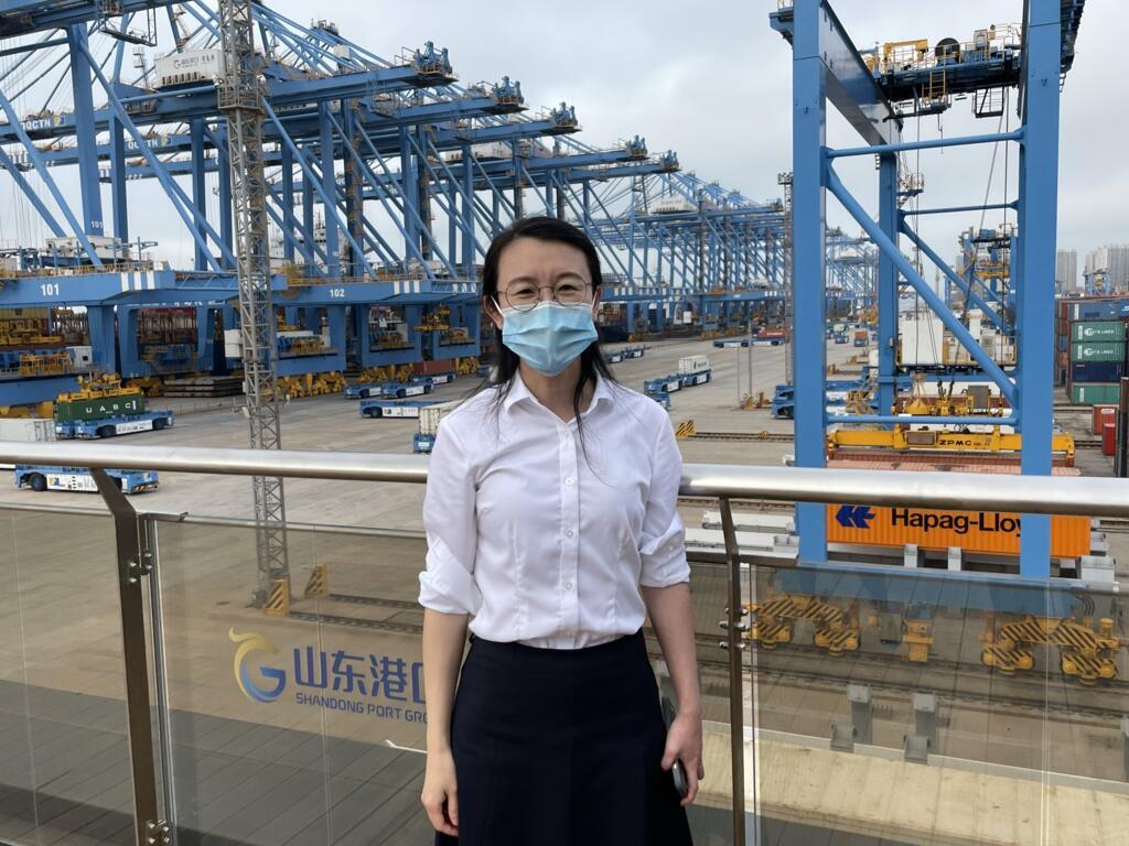 Madame Li Yongcui, la directrice générale du port automatisé de Qingdao.