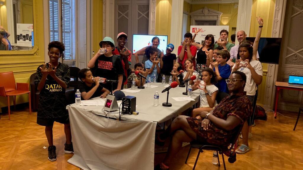 "ça pègue" "degain" et bien d'autres mots sont expliqués et décortiqués par des jeunes Avignonnais au micro de Lucie Bouteloup.