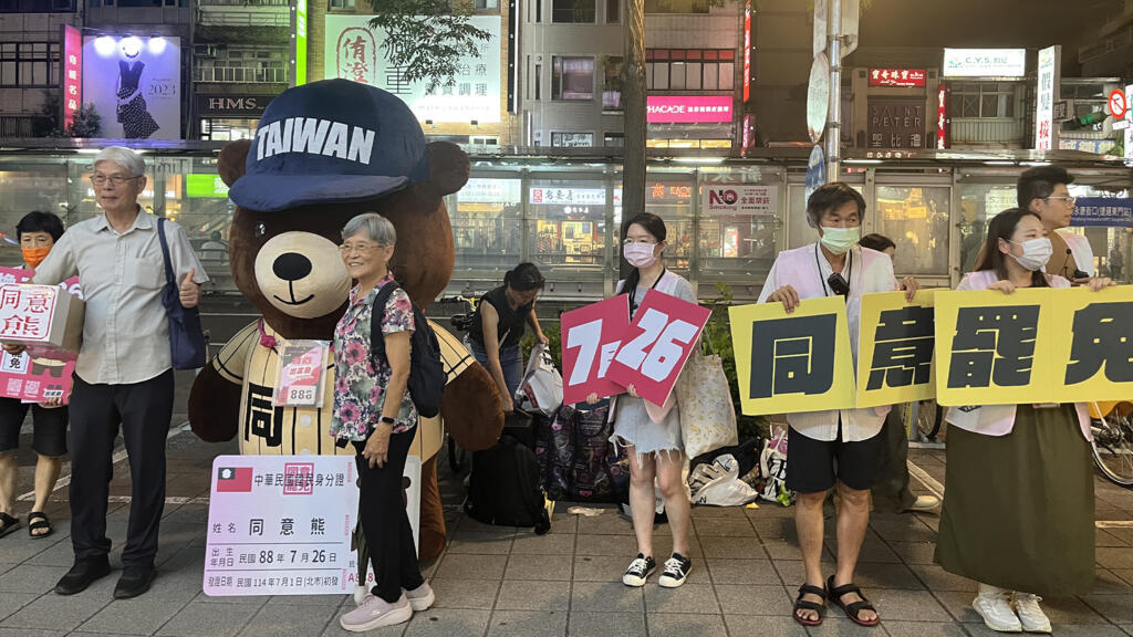 台灣史上最大規模的罷免案，7月26號就要投票了！到處都可以看到罷免團體在街頭宣傳、拜票，呼籲大家出來投票。