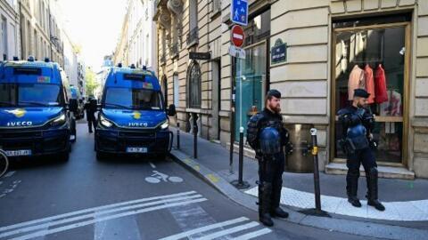 حضور پلیس فرانسه در اطراف موسسه مطالعات سیاسی پاریس، ۳ مه ۲۰۲۴.