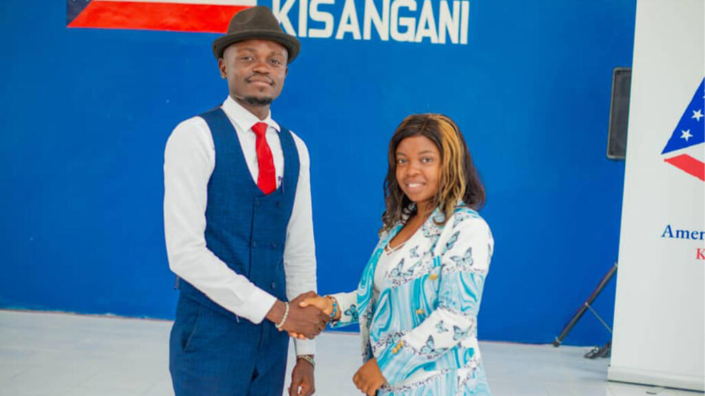 Evariste Mutabala, coordinateur de JEBASTEC Company et Hope Yafunga, présidente du Club RFI Kisangani.