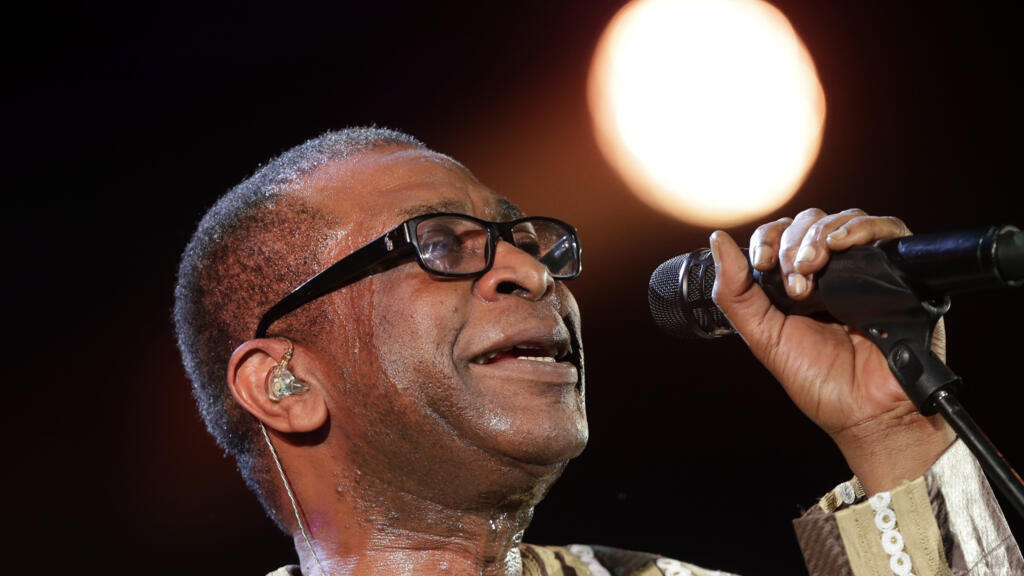Le chanteur sénégalais Youssou N'Dour se produit au festival de Jazz des Cinq Continents de Marseille, à Marseille, dans le sud de la France, le mercredi 25 juillet 2018.
