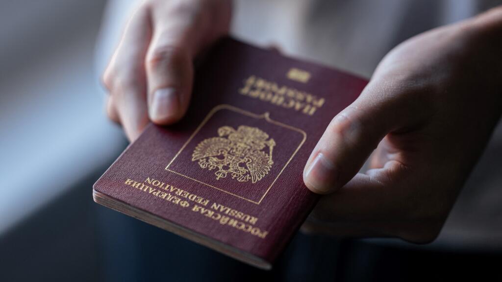 L'Union européenne restreint encore la délivrance de visas aux Russes