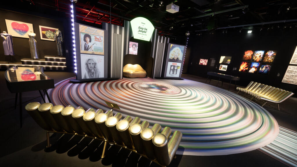 Vue de l'exposition «Disco, I'm coming out» à la Philharmonie de Paris.
