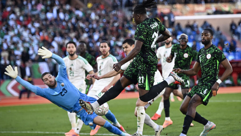 CAN 2025: Osimhen ouvre le score contre l'Algérie dès la reprise, suivez en direct le quart de finale