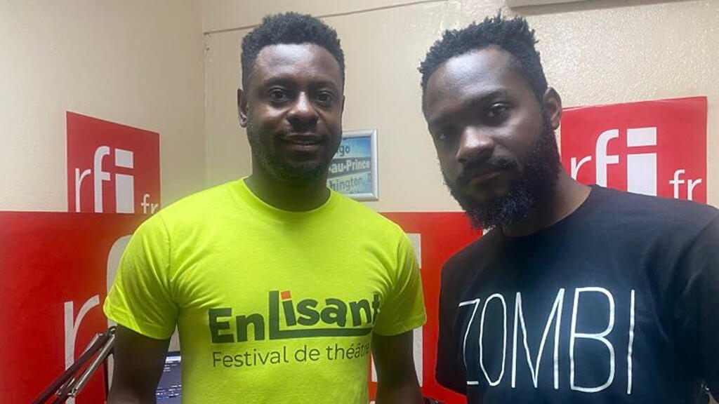 De gauche à droite: Georgy Lundy, attaché de presse du festival En Lisant et Samuel Suffren, président de l'association Kit.