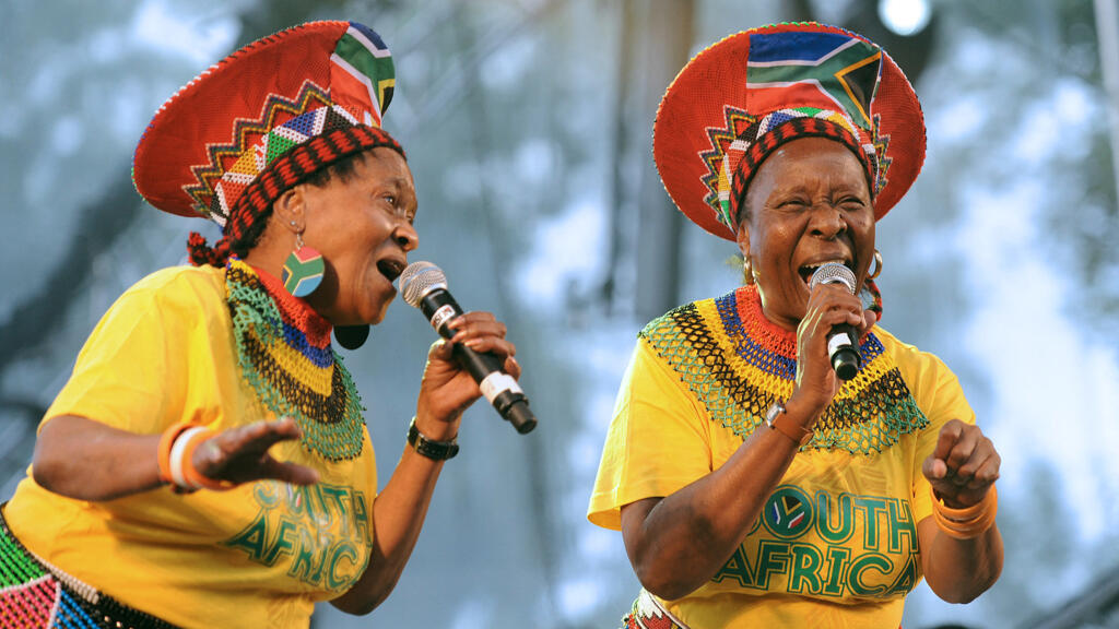 Les Mahotella Queens, lors du festival de musiques du monde Rio Loco, en 2010, à Toulouse (France).