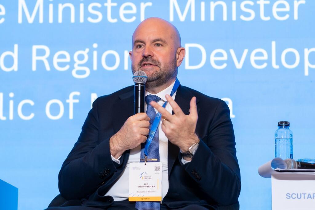 Republica Moldova este gata să-și pună întreaga infrastructură la dispoziție pentru procesul de reconstrucție a Ucrainei, în cooperare cu statele membre ale Uniunii Europene, cel puțin asta a afirmat Ministrul Infrastructurii, Vladimir Bolea.