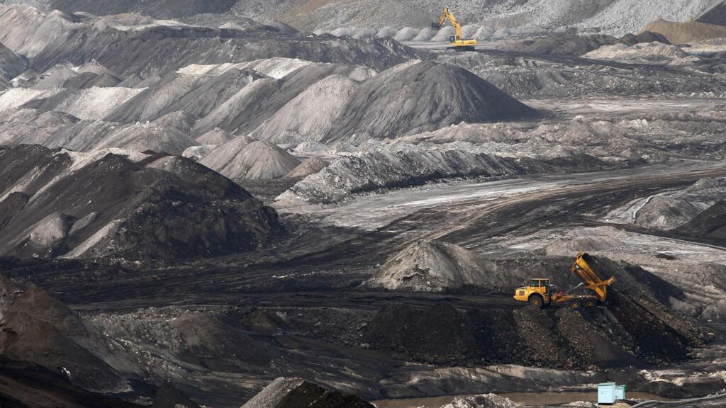 La mine à ciel ouvert de lignite (charbon) «Vereinigtes Schleenhain» près de la centrale de Bohlen-Lippendorf, en Allemagne, le 16 novembre 2013.