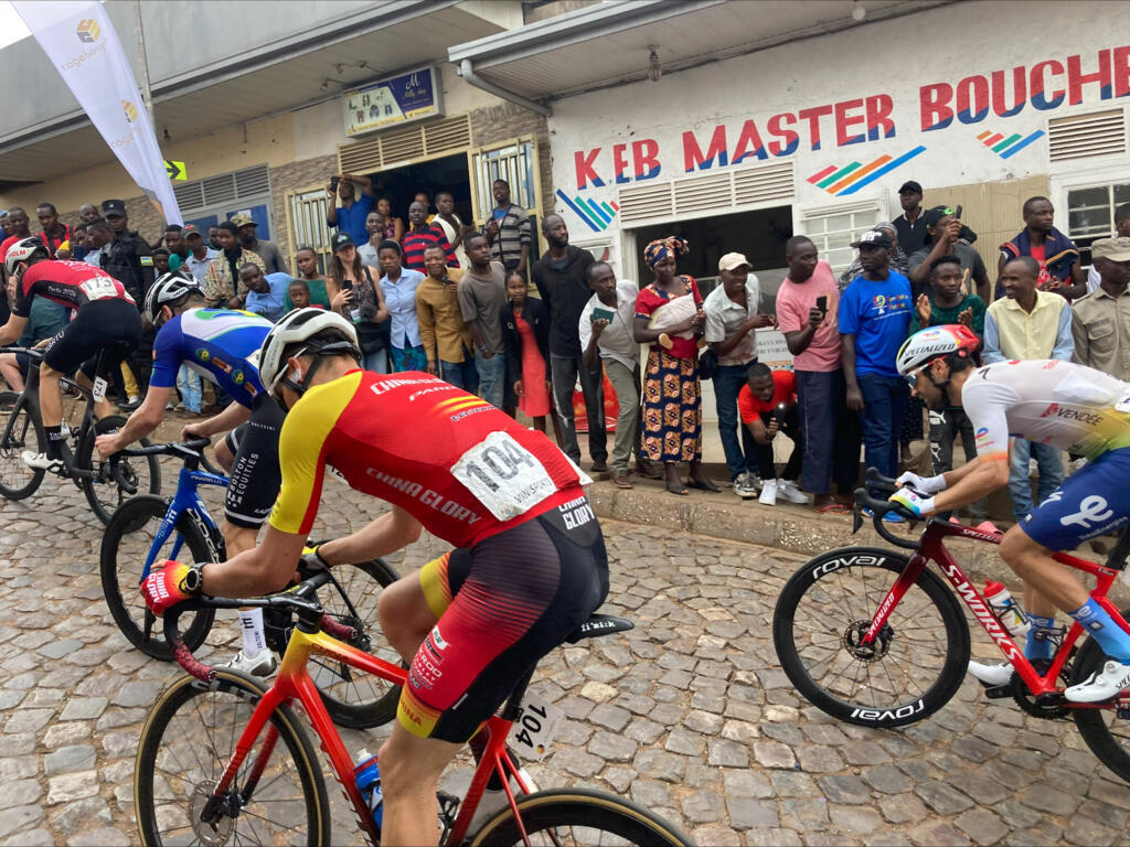 Les coureurs devront franchir les redoutables pavés de Kigali en septembre lors des Mondiaux.