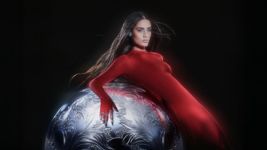 La chanteuse palestino-jordanienne Zeyne sort son premier album, AWDA.