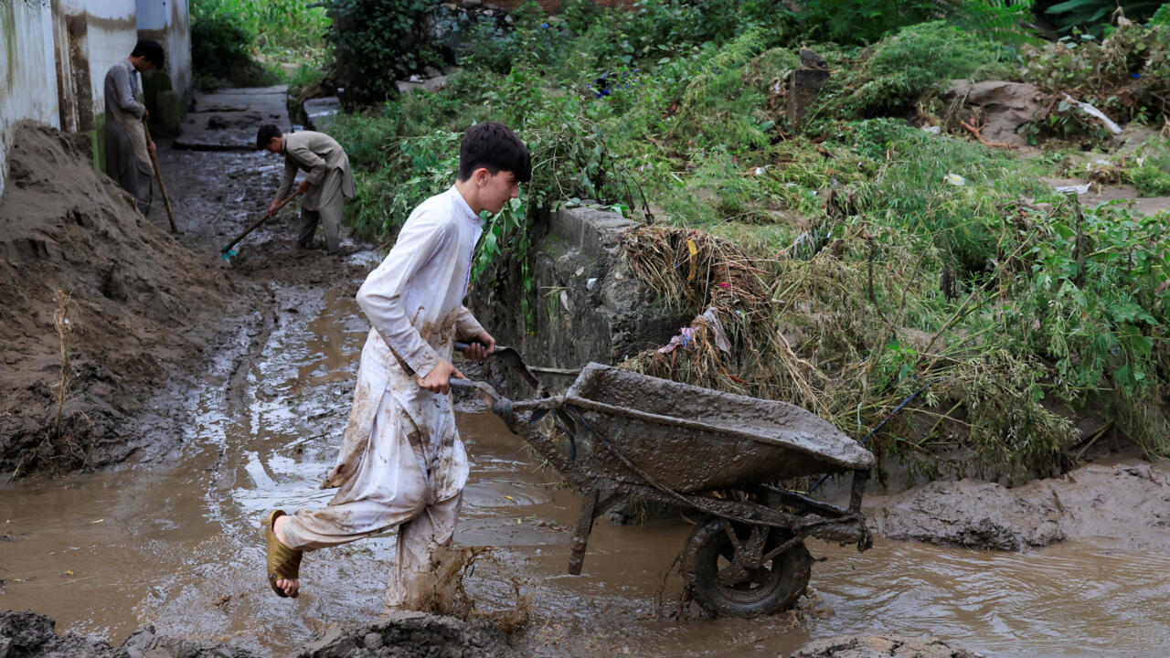 Inondations au Pakistan: Les pays du Nord dépensent pour les guerres Inondations au Pakistan: Les pays du Nord dépensent pour les guerres