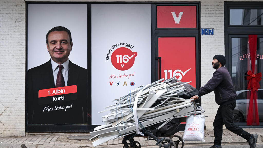 Kosovo vota en unas legislativas anticipadas con la esperanza de salir de parálisis política