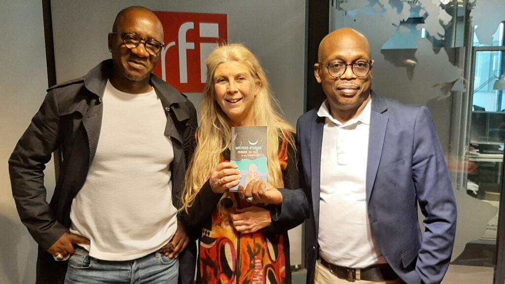 Wilfried N'Sondé, Myriam Guilhot et Eric Amiens en studio à RFI.