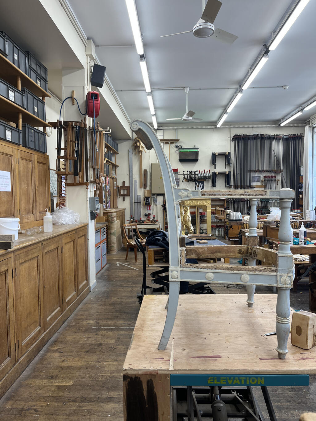 Atelier en menuiserie en siège au Mobilier national