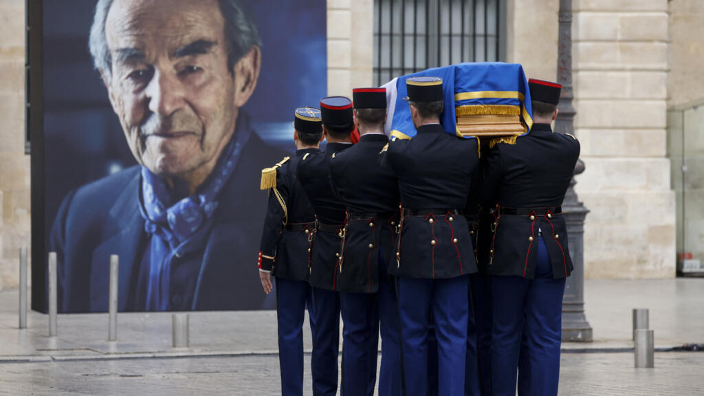 France: la tombe de Robert Badinter profanée à quelques heures de son entrée au Panthéon