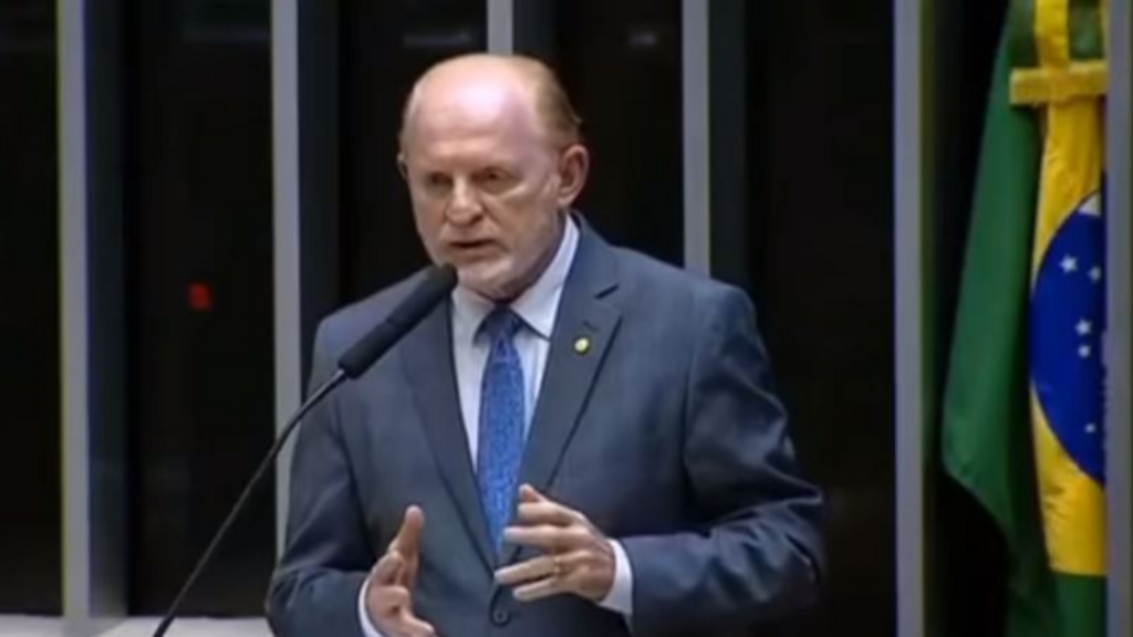 Depultado Nelsi Coguetto Maris, o Vermelho, é o autor do Projeto de Lei 984.