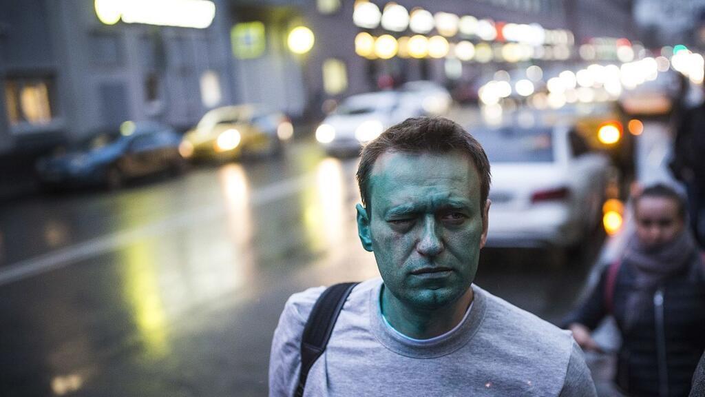 Alexey Navalny după ce a fost atacat cu zelyonka