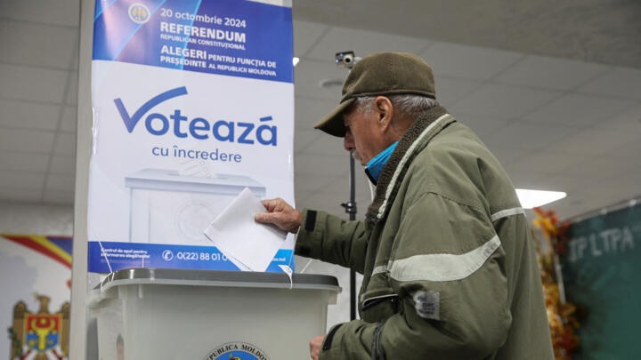 Історичне голосування в Молдові обирають президента та європейське