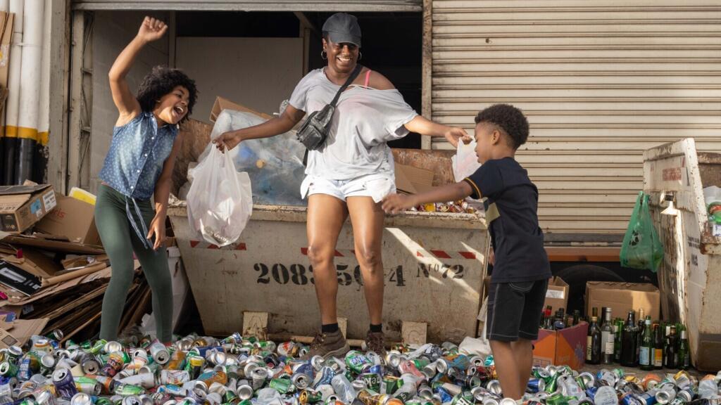Cena do filme "A melhor mãe do mundo", longa-metragem de Anna Mulyaert que fez sua estreia mundial na Berlinale em 2025.