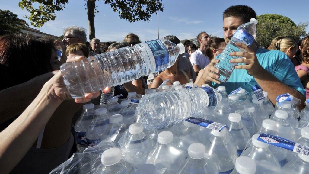 En 2021, 350 milliards de litres d'eau en bouteille ont été vendus dans le monde (photo d'illustration).