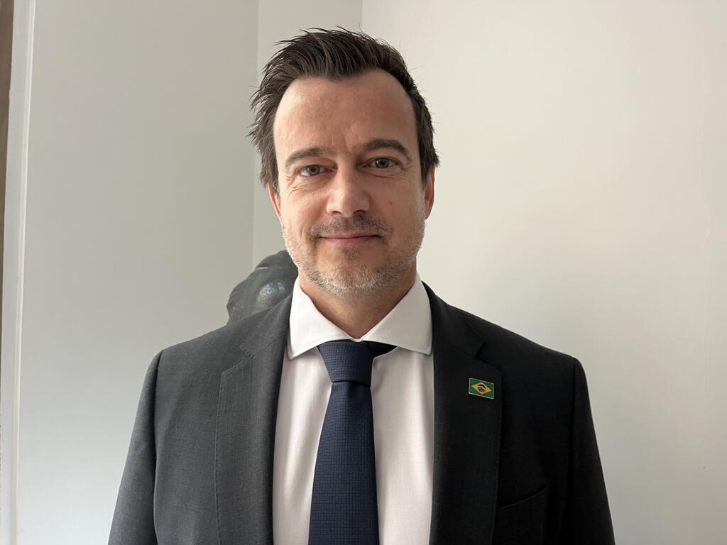 Luiz Ungaretti, adido da PF na França, diz que os policiais brasileiros vão atuar ao lado das forças francesas.