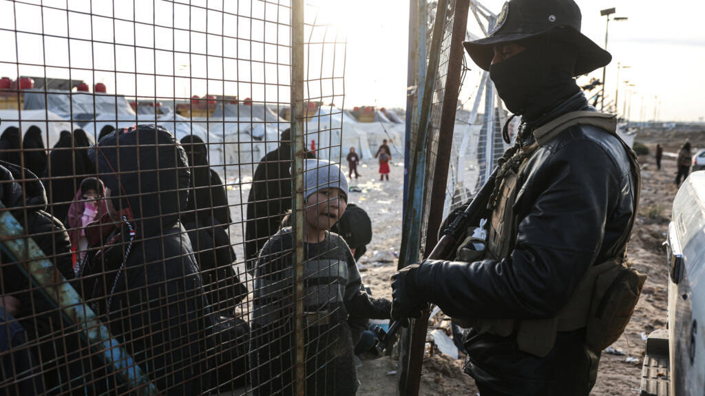 Des Européens figurent parmi les 150 détenus de l'État islamique transférés de Syrie vers l'Irak