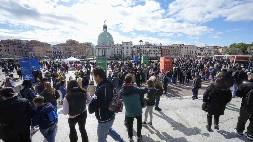Desde 25 de abril, turistas que passam o dia em Veneza devem desembolsar € 5 para visitar a cidade.