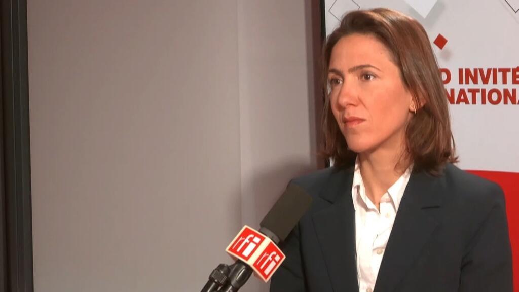 Valérie Hayer, eurodéputée française, présidente du groupe Renew Europe au Parlement européen, dans le studio de RFI le 27 mars 2025.