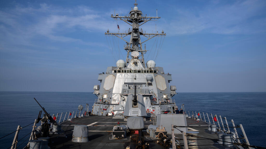 Ảnh minh họa : Khu trục hạm U.S.S. Gravely (DDG 107) của Hoa Kỳ, ảnh ngày 13/02/2024.