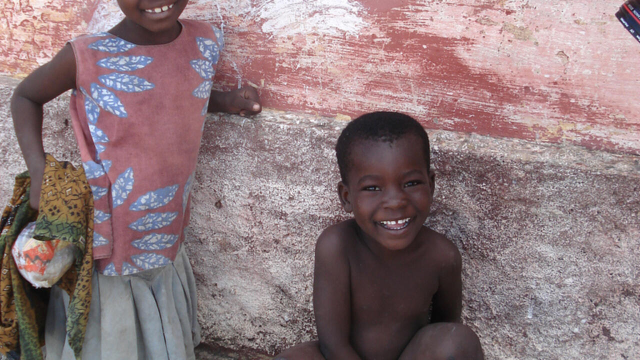 Português é idioma oficial de Moçambique, mas 90 da população prefere outras línguas Brasil Português é idioma oficial de Moçambique, mas 90 da população prefere outras línguas Brasil