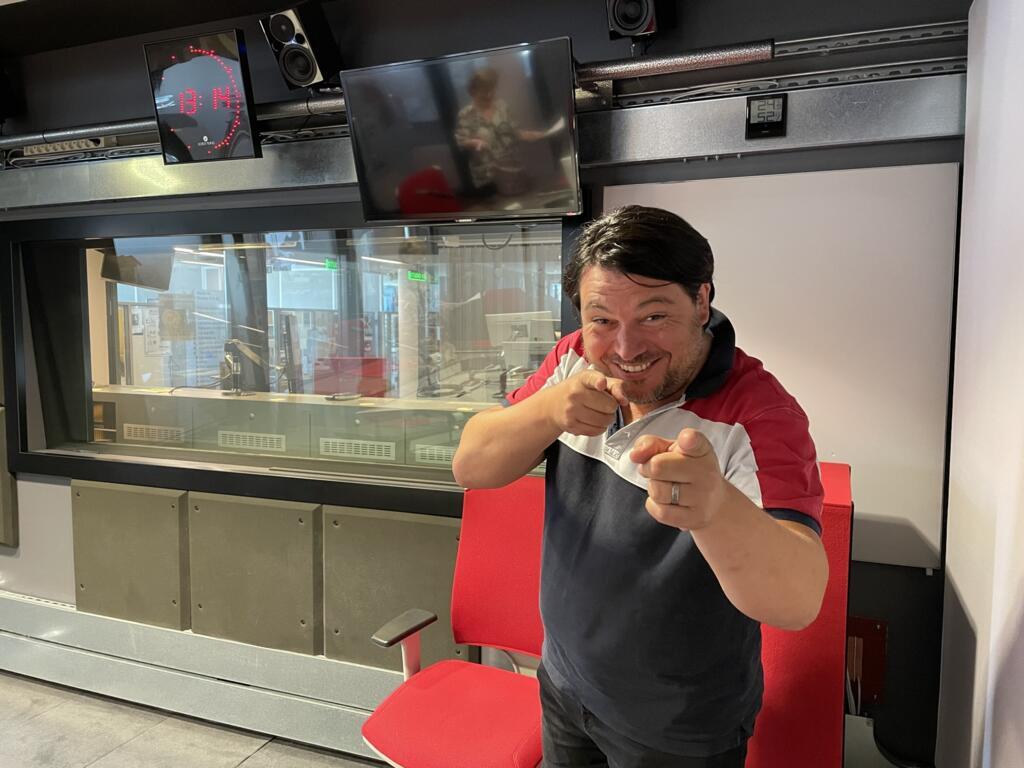 Benjamin Lévy en studio à RFI.