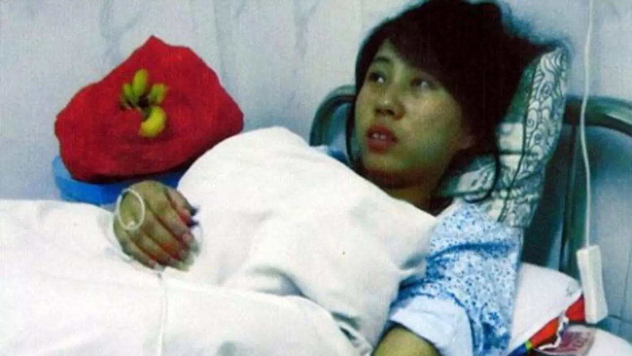 陕西镇坪被强制引产受害者家属竟被打成 卖国贼 陕西镇坪被强制引产受害者家属竟被打成 卖国贼