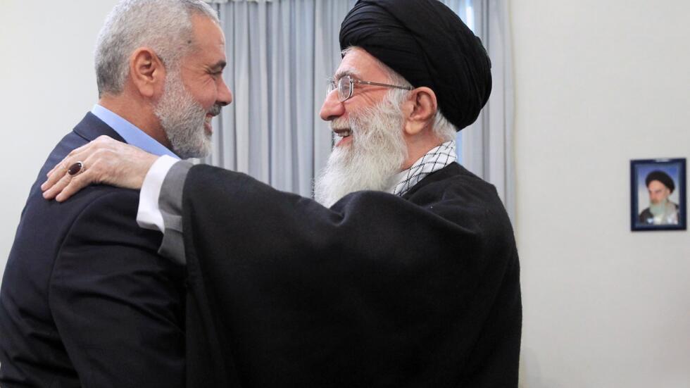 دیدار اسماعیل هنیه  با آیت‌الله خامنه‌ای در سفرش به تهران. ٢٣ بهمن ١٣٩٠  