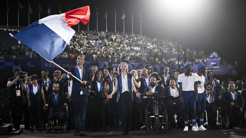 La délégation française lors de la cérémonie d'ouverture des jeux paralympiques de Paris 2024 à la place de la Concorde à Paris, France, le mercredi 28 août 2024.