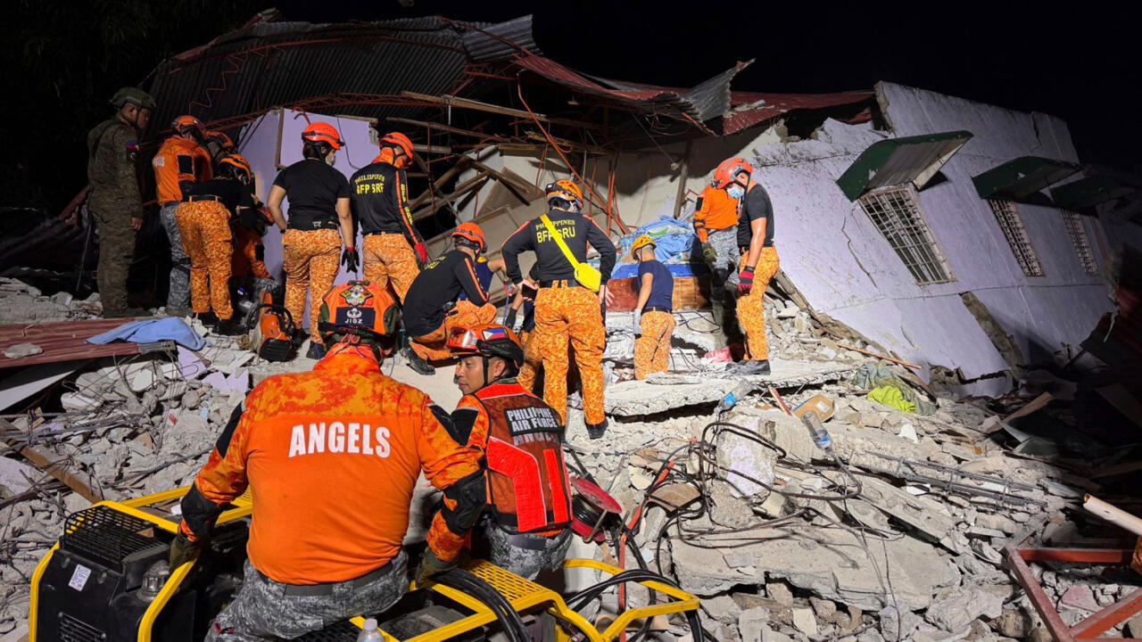 Philippines: des dizaines de morts et de nombreux blessés au lendemain d'un séisme de magnitude 6,9