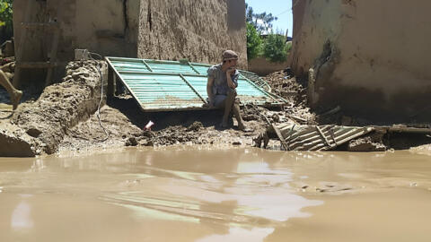 دست‌کم ۵۰ نفر در سیلاب مرگ‌بار در غور جان باختند و شماری مفقود شدند. 
