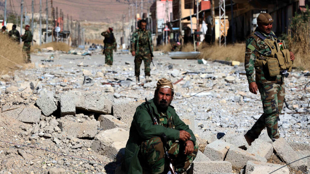 La ville de Sinjar reprise par les Kurdes des mains de l'EI, le 15 novembre 2015.