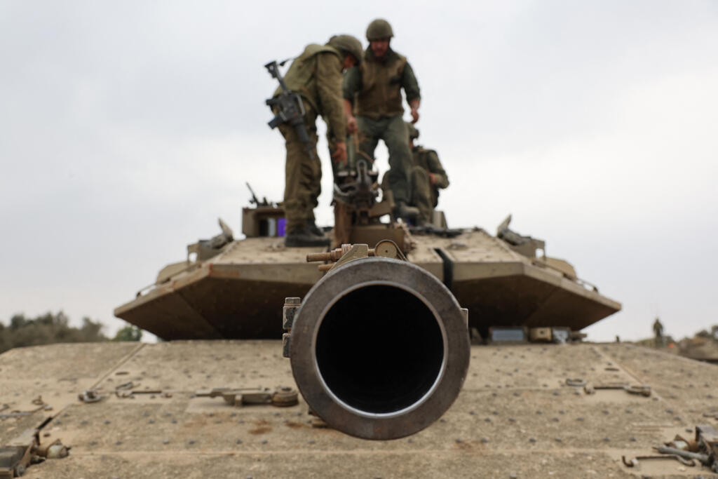 Soldados israelitas perto da fronteira com a Faixa de Gaza. 9 de Outubro de 2023.