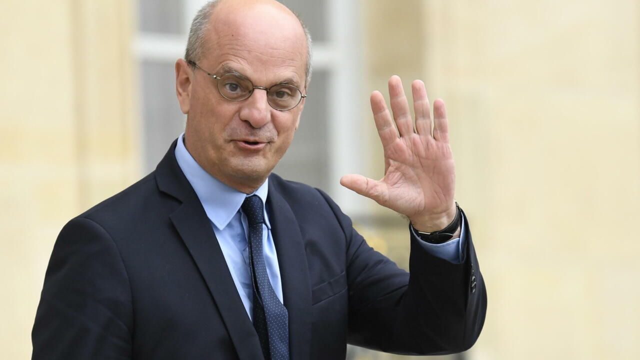 D pas. D pas