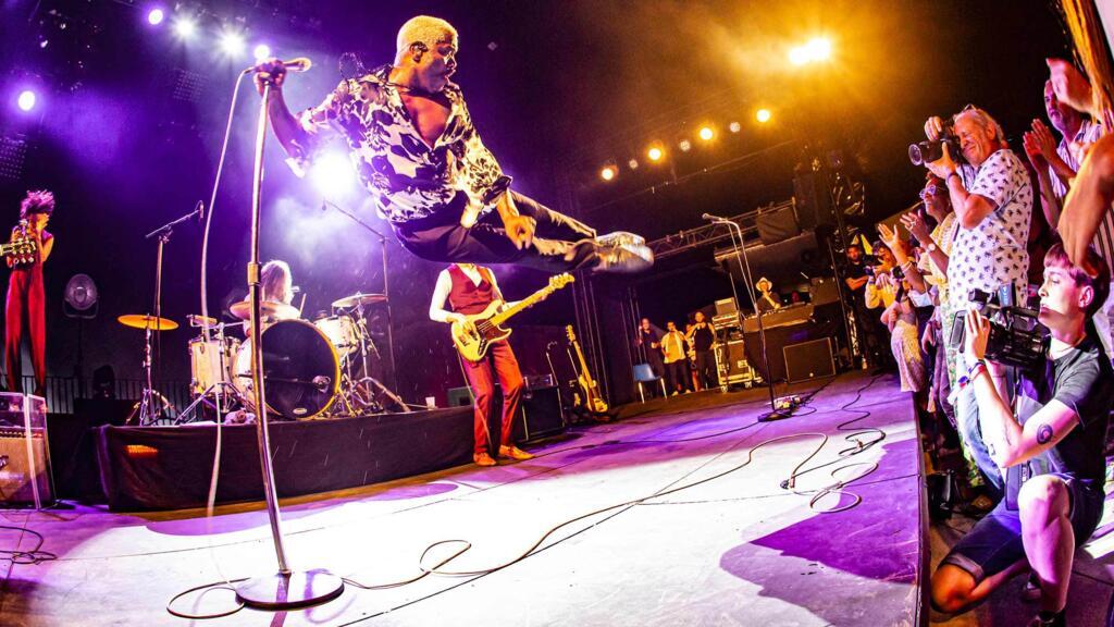Ty Taylor déchaîné lors du 27e festival Jazz à Sète.