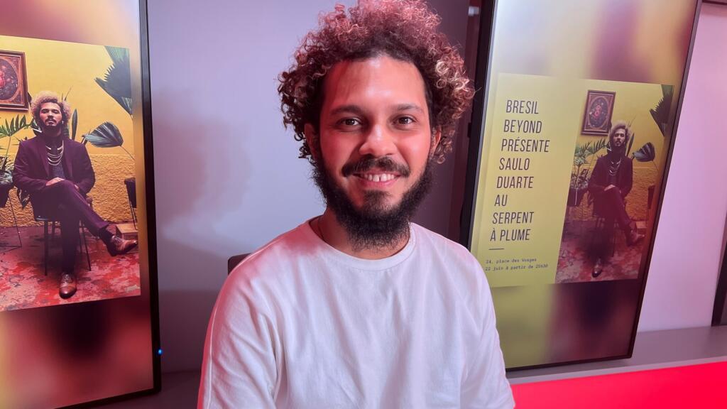 O multi-instrumentista, cantor e compositor brasileiro Saulo Duarte.