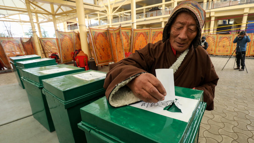 La diaspora tibétaine vote pour élire ses dirigeants en exil, un scrutin non reconnu par Pékin