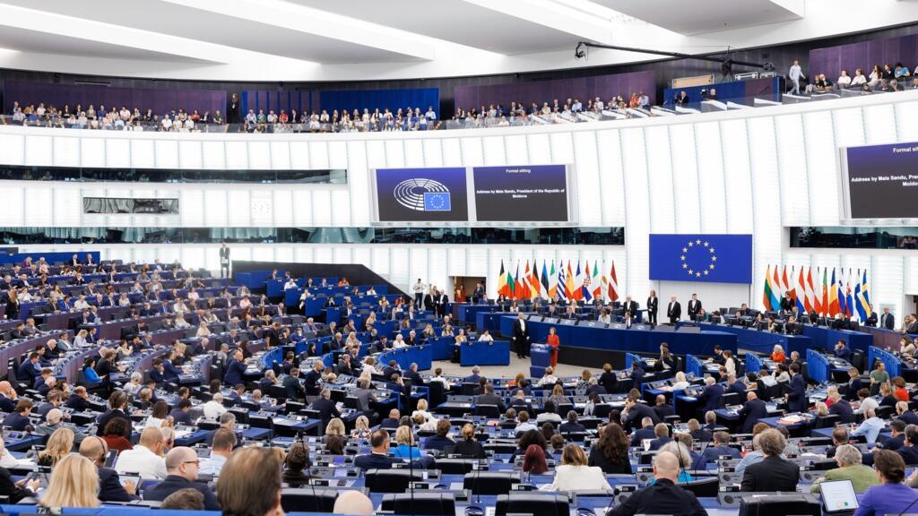 Parlamentul European cere Consiliului începerea negocierilor de aderare a R.Moldova la UE