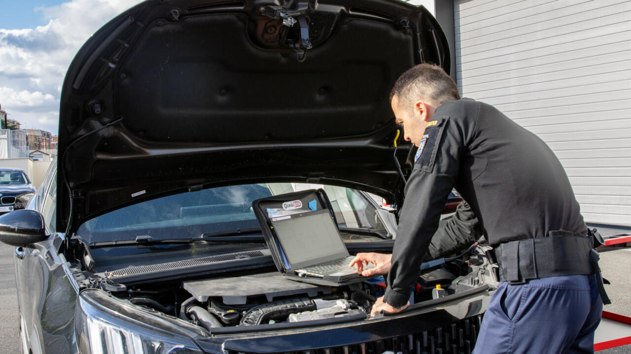 Les experts de l’Institut de recherche criminelle de la gendarmerie: le département véhicule [8/10]