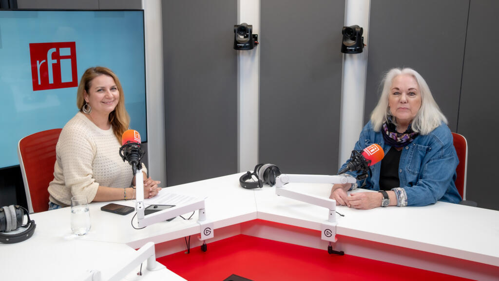 Jacqui Banaszynski (dreapta) și Andreea Pietroșel